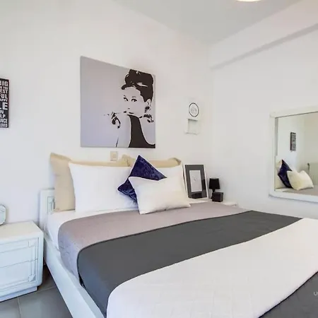 Artistic 3-bdrm In Διαμέρισμα