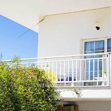 Artistic 3-bdrm In Διαμέρισμα *