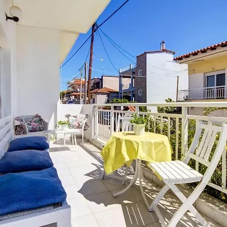 Artistic 3-bdrm In Néa Fókaia