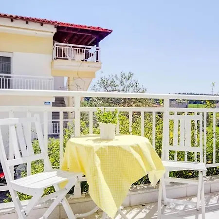 Artistic 3-bdrm In *