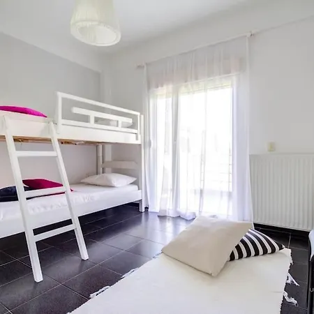 Artistic 3-bdrm In Διαμέρισμα Néa Fókaia