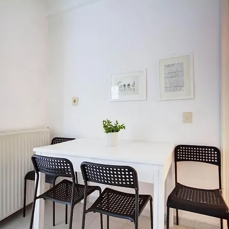 Διαμέρισμα Artistic 3-bdrm In